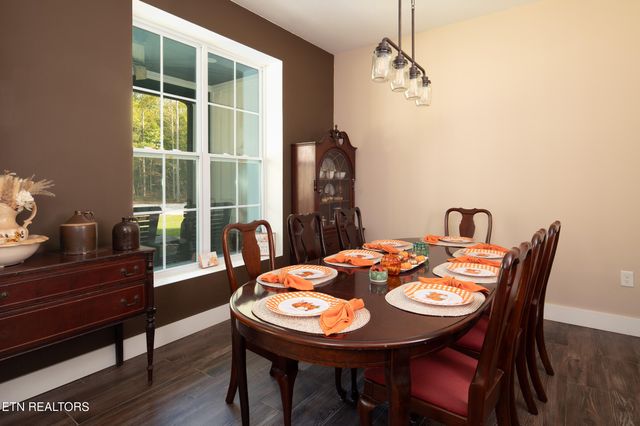 255 Crest View Drive, Sunbright, TN 37872