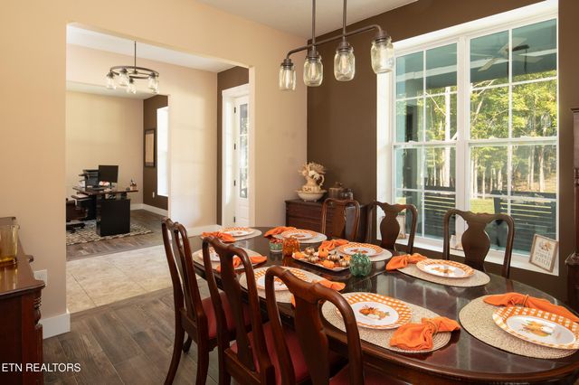 255 Crest View Drive, Sunbright, TN 37872