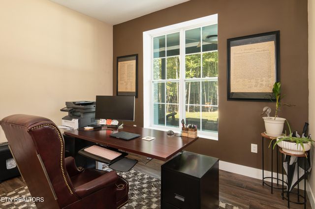 255 Crest View Drive, Sunbright, TN 37872