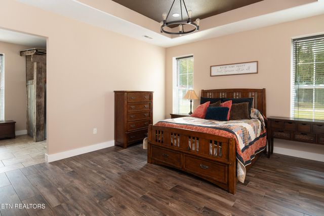 255 Crest View Drive, Sunbright, TN 37872