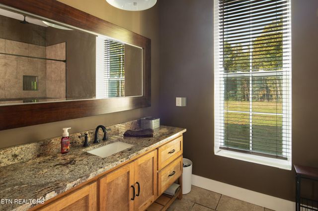 255 Crest View Drive, Sunbright, TN 37872