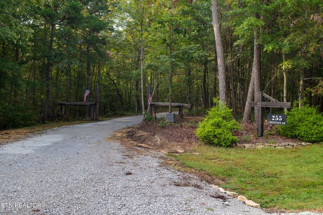 255 Crest View Drive, Sunbright, TN 37872