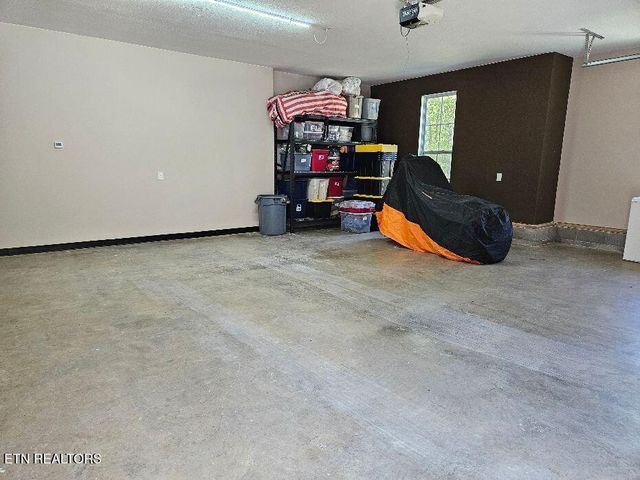 255 Crest View Drive, Sunbright, TN 37872