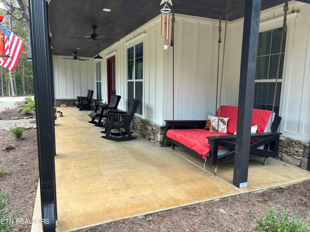 255 Crest View Drive, Sunbright, TN 37872