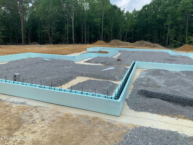 255 Crest View Drive, Sunbright, TN 37872