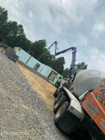 255 Crest View Drive, Sunbright, TN 37872