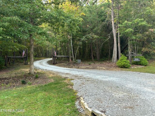 255 Crest View Drive, Sunbright, TN 37872
