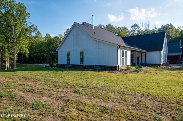 255 Crest View Drive, Sunbright, TN 37872