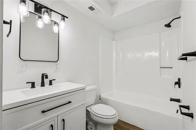 106C Smith Street, Smithville, MO 64089