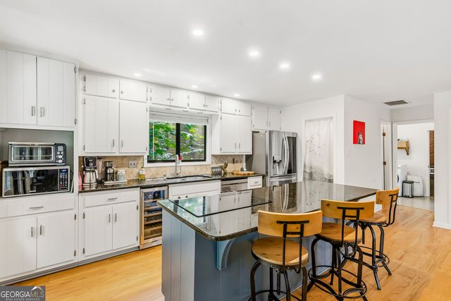 1115 Lake Drive, Roswell, GA 30075