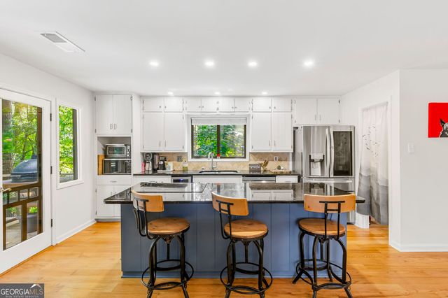 1115 Lake Drive, Roswell, GA 30075