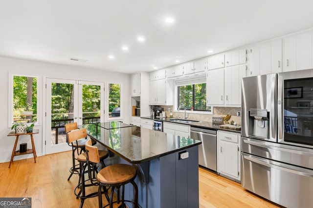 1115 Lake Drive, Roswell, GA 30075