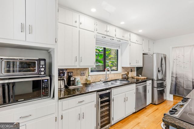 1115 Lake Drive, Roswell, GA 30075