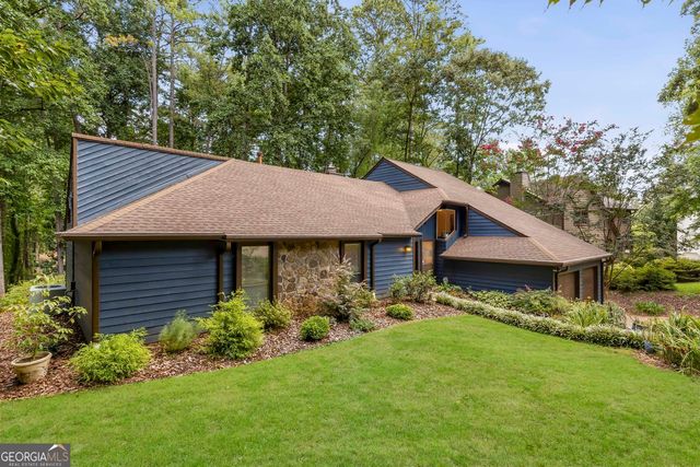1115 Lake Drive, Roswell, GA 30075