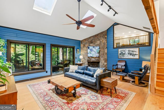 1115 Lake Drive, Roswell, GA 30075