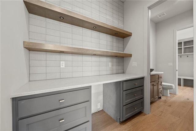 11711 W 181st Terrace, Overland Park, KS 66103