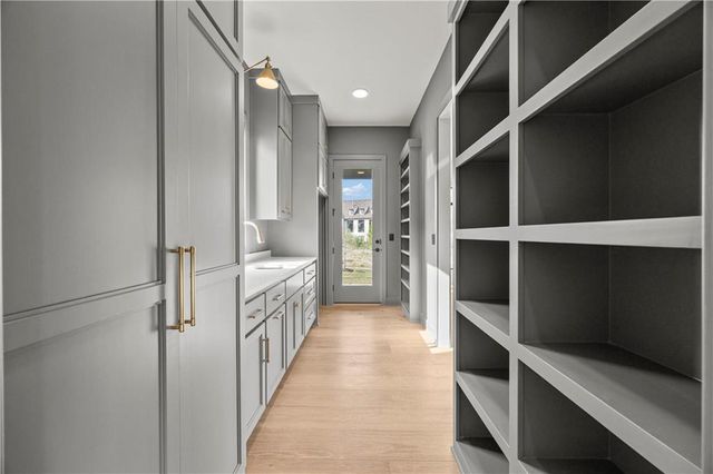 11711 W 181st Terrace, Overland Park, KS 66103