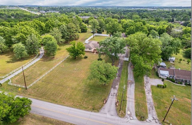 454 W Campbell Rd, Goodlettsville, TN 37072