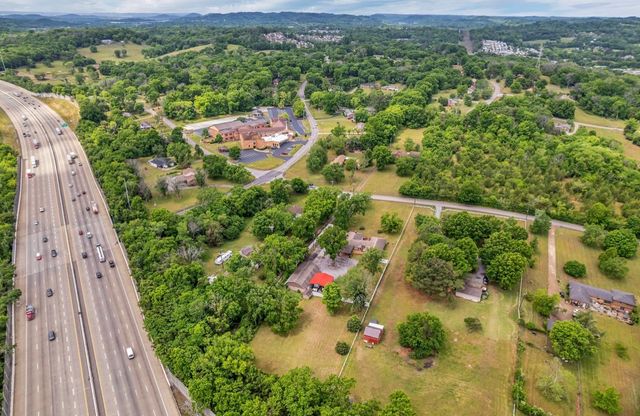 454 W Campbell Rd, Goodlettsville, TN 37072