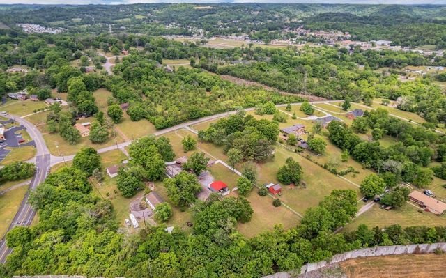 454 W Campbell Rd, Goodlettsville, TN 37072