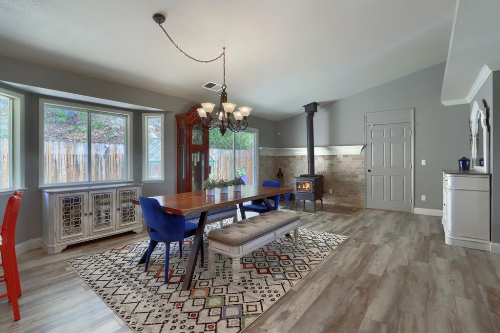 Image 14 of property listing at 4117 Indian Rock, Mariposa, CA 95338