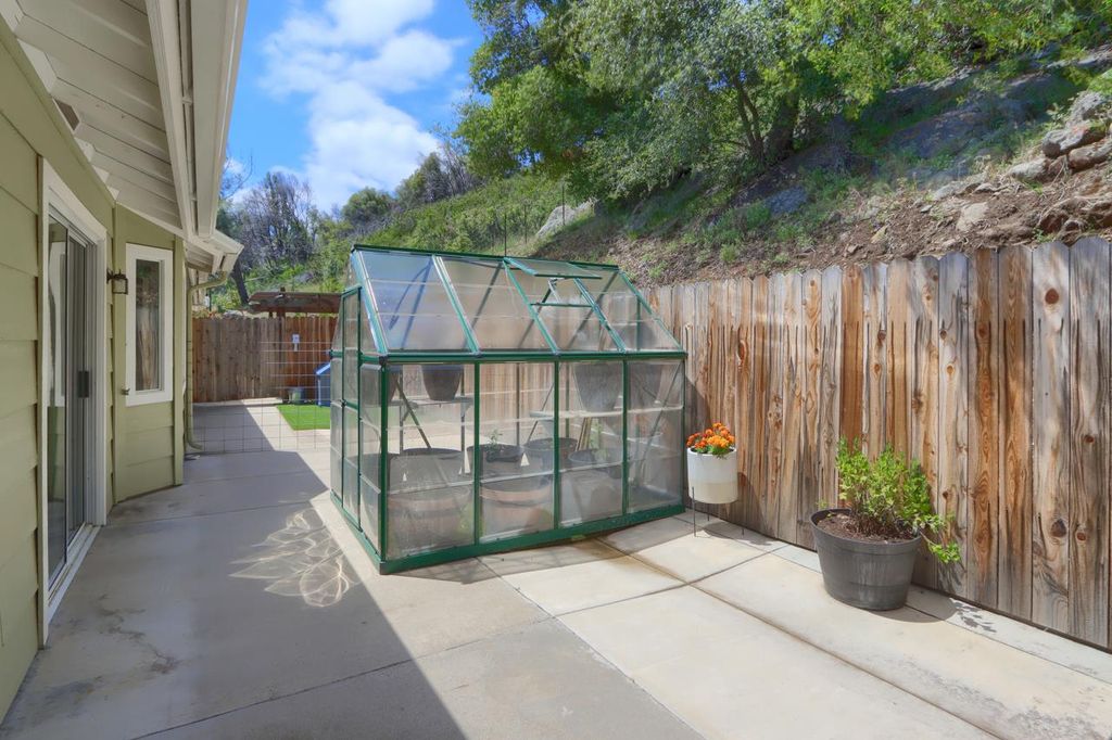 Image 15 of property listing at 4117 Indian Rock, Mariposa, CA 95338