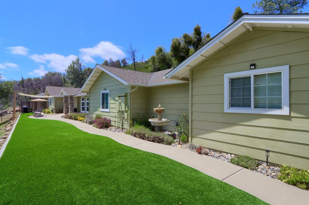Image 3 of property listing at 4117 Indian Rock, Mariposa, CA 95338