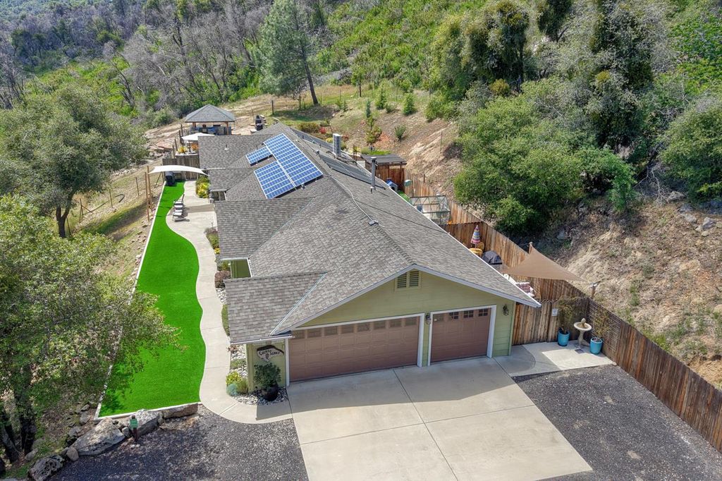 Image 4 of property listing at 4117 Indian Rock, Mariposa, CA 95338