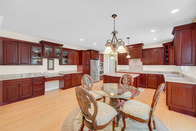 706 Wehrli Drive, Naperville, IL 60540