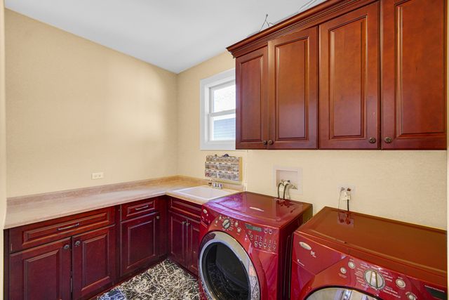 706 Wehrli Drive, Naperville, IL 60540