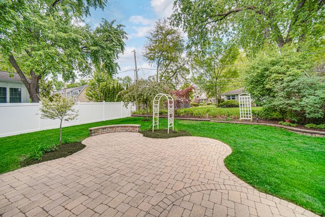 706 Wehrli Drive, Naperville, IL 60540