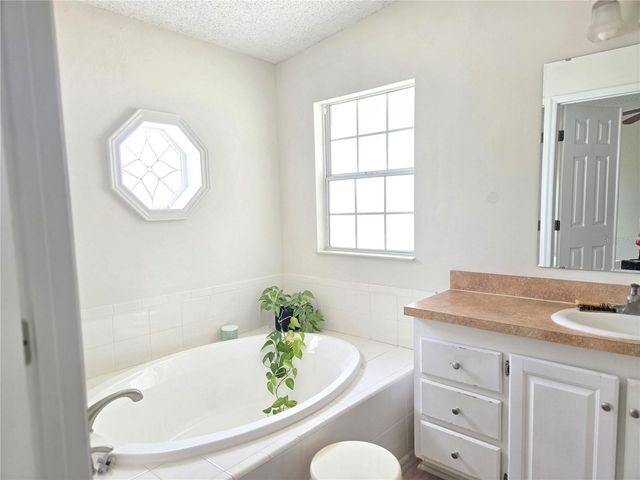 2304 KINGSTON STREET S, St Petersburg, FL 33711