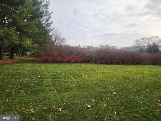 1165 WYNDSONG DR, York, PA 17403