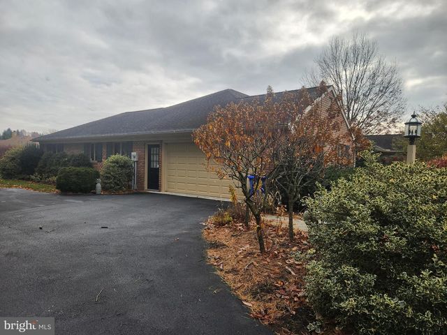 1165 WYNDSONG DR, York, PA 17403