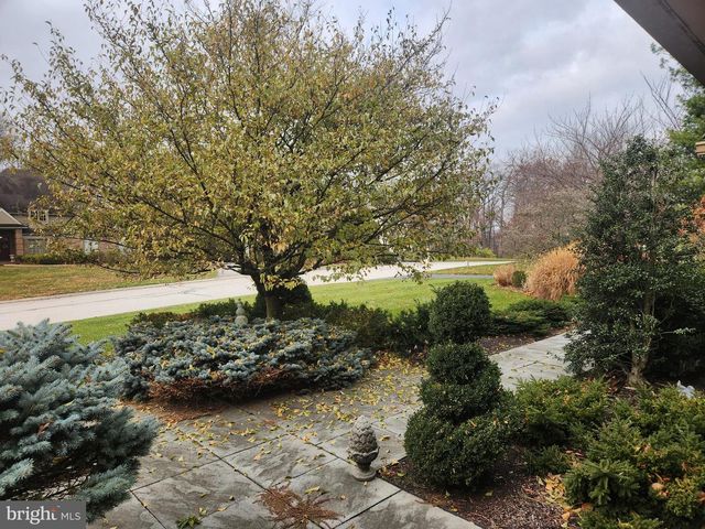 1165 WYNDSONG DR, York, PA 17403