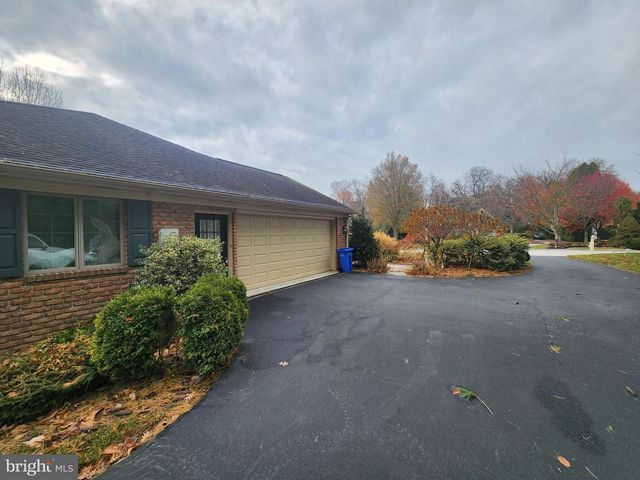 1165 WYNDSONG DR, York, PA 17403