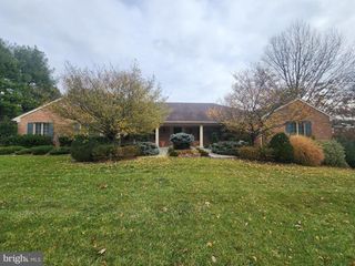 1165 WYNDSONG DR, York, PA 17403
