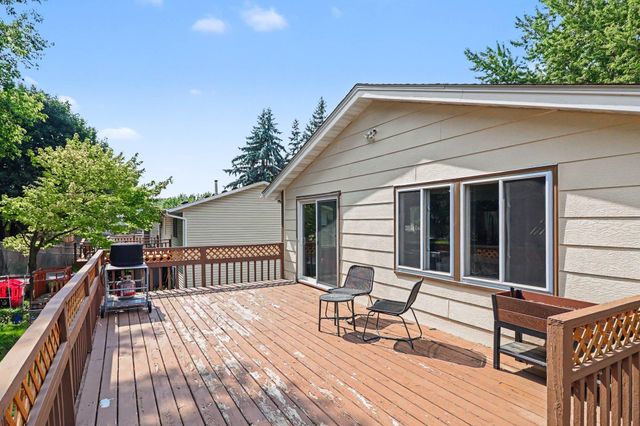5675 W 137th Street, Savage, MN 55378