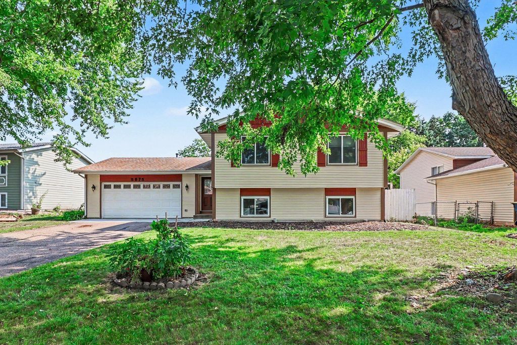 5675 W 137th Street, Savage, MN 55378 — photo 2