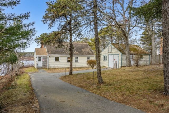 66 Ethelma Dr, Chatham, MA 02633