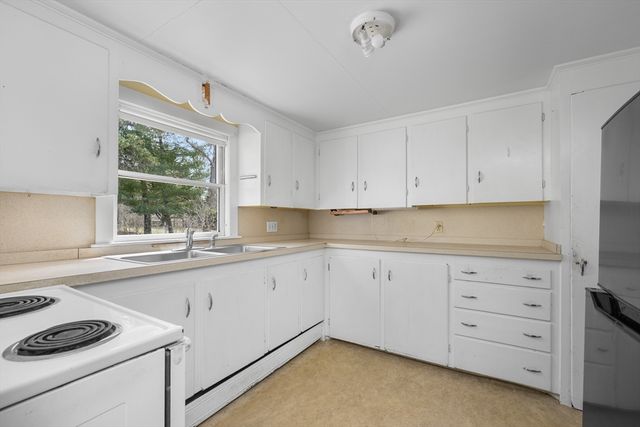 66 Ethelma Dr, Chatham, MA 02633