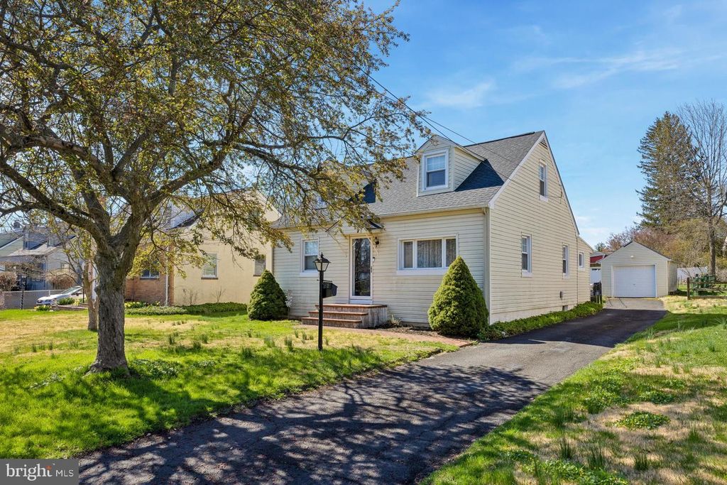 49 LOLLER RD, Hatboro, PA 19040