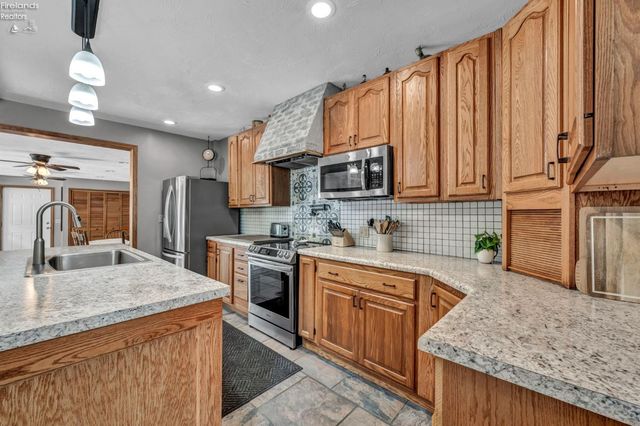 2250 Claus, Vermilion, OH 44089