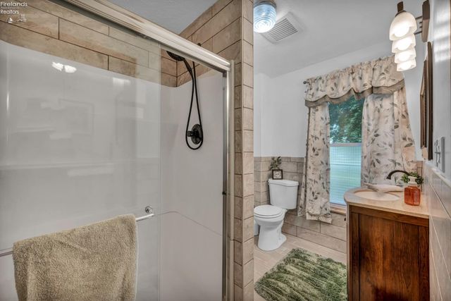 2250 Claus, Vermilion, OH 44089