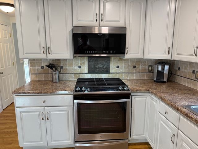 42 Wellington Ln, Duxbury, MA 02332