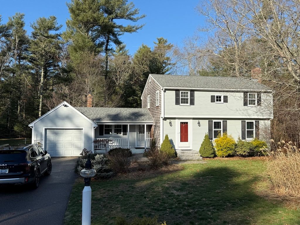 42 Wellington Ln, Duxbury, MA 02332