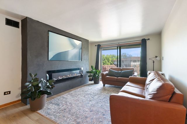 11015 S Theresa Circle 3C, Palos Hills, IL 60465