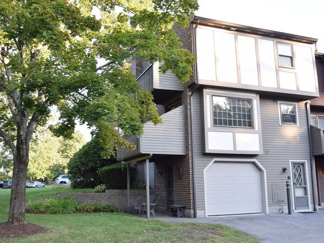 C1 Scotty Hollow Dr C1, Chelmsford, MA 01863