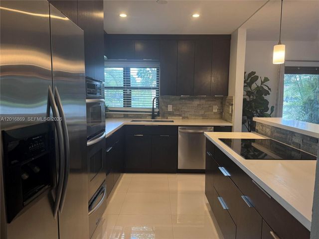 3453 Spring Bluff Pl 12, Lauderhill, FL 33319