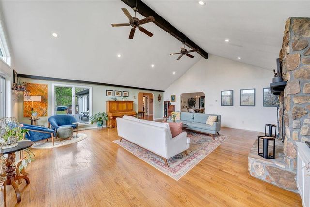 6925 Shaver RD, Roanoke, VA 24018